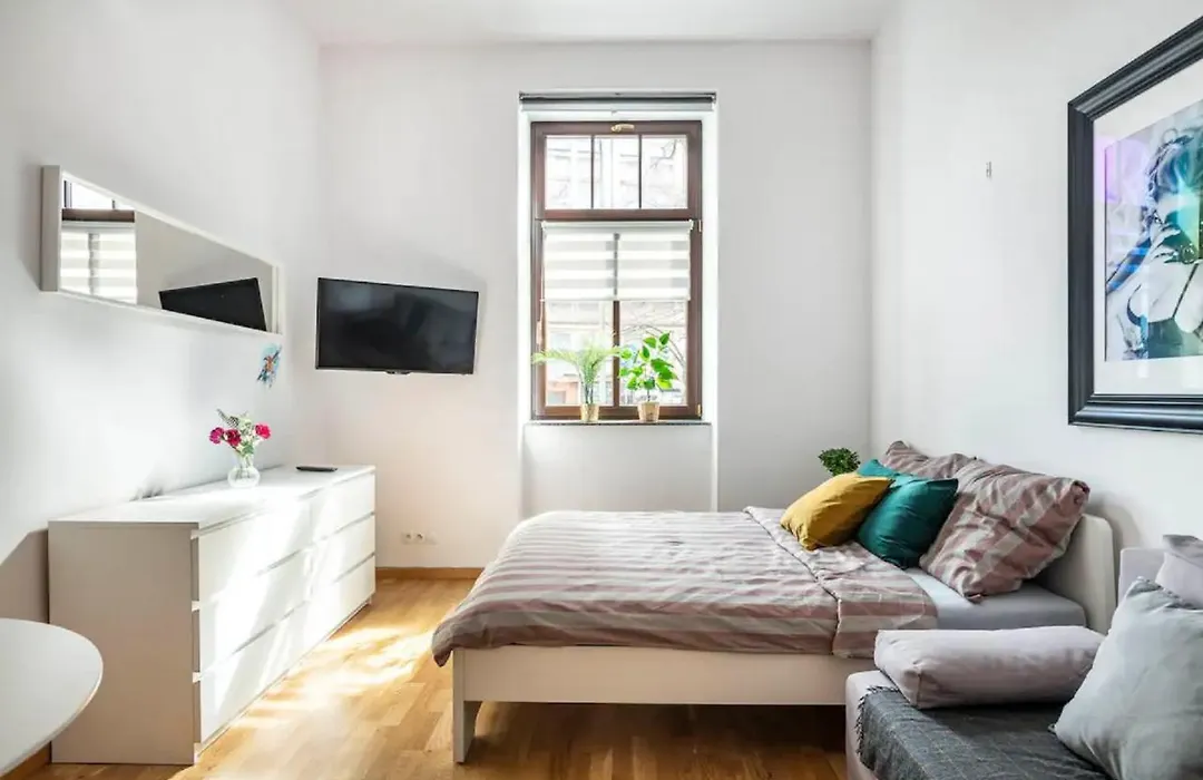 Discover Krakow Apartments - 5 Borowickiej St - Studio Next To Opera And Unity Centre-1