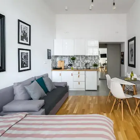 Discover Krakow Apartments - 5 Borowickiej St - Studio Next To Opera And Unity Centre-2